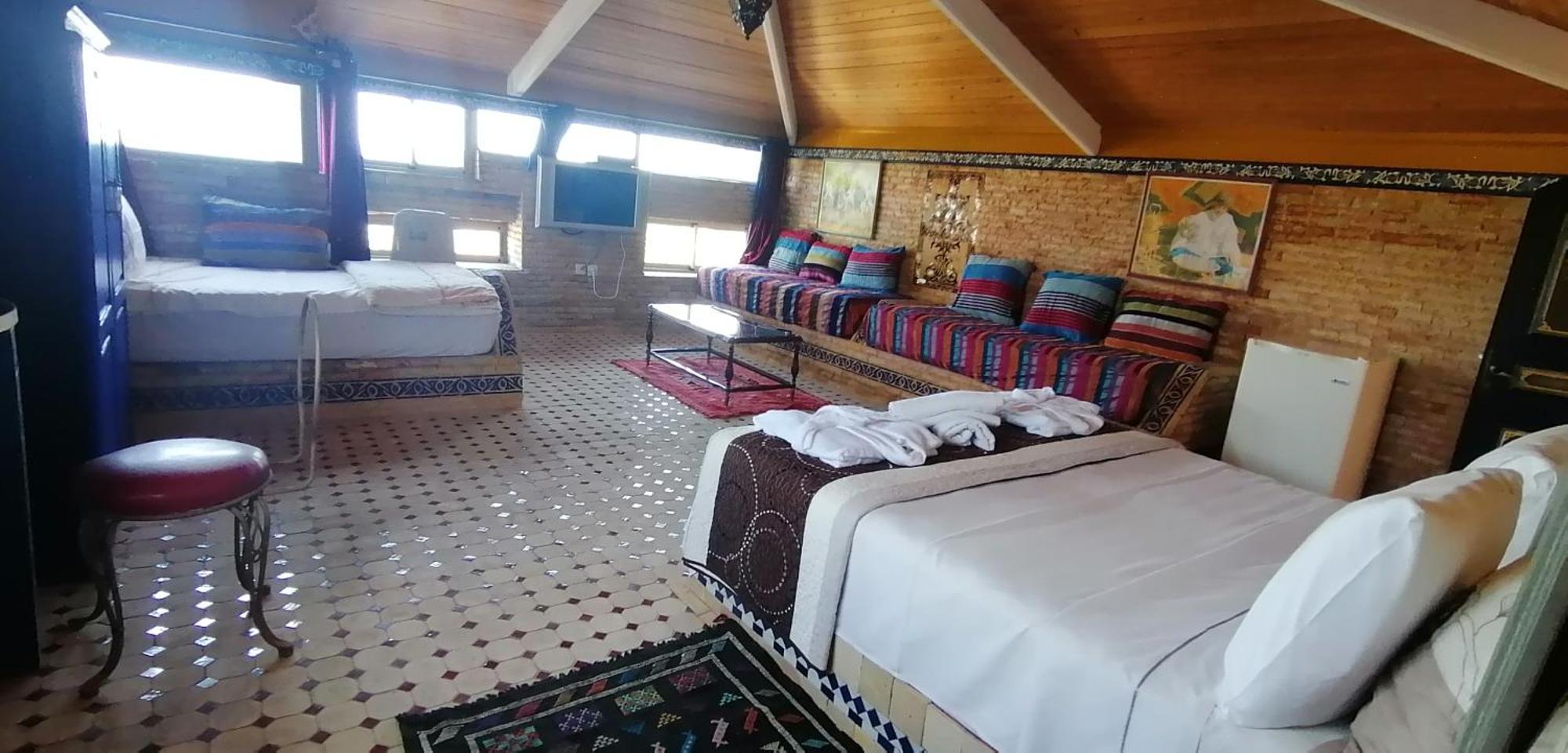 Pasta Plaza Hotel 3*